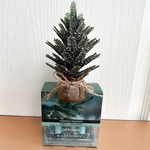 Bath & Body Works Cozy Pine Tree Wallflower Plug & Evergreen 2 Pack Refill Set